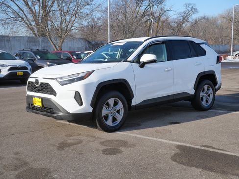 Used 2025 Toyota RAV4 XLE image 3
