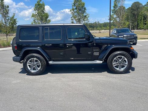 Used 2020 Jeep Wrangler Unlimited Sahara image 8