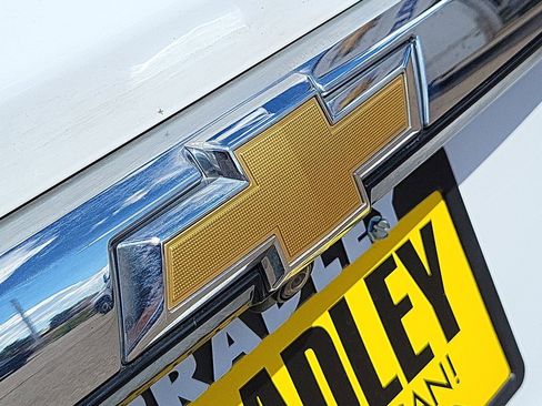 Used 2023 Chevrolet Traverse LS image 35