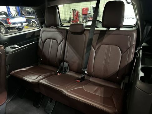 Used 2024 Ford Expedition Limited image 30