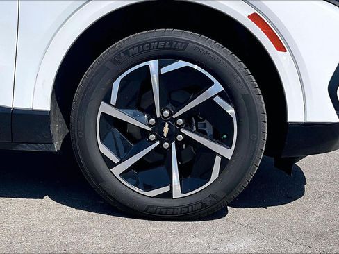 Used 2025 Chevrolet Equinox EV LT w/ Convenience Package FWD image 9