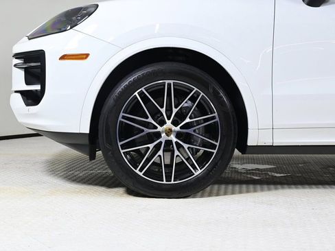Used 2024 Porsche Cayenne image 29
