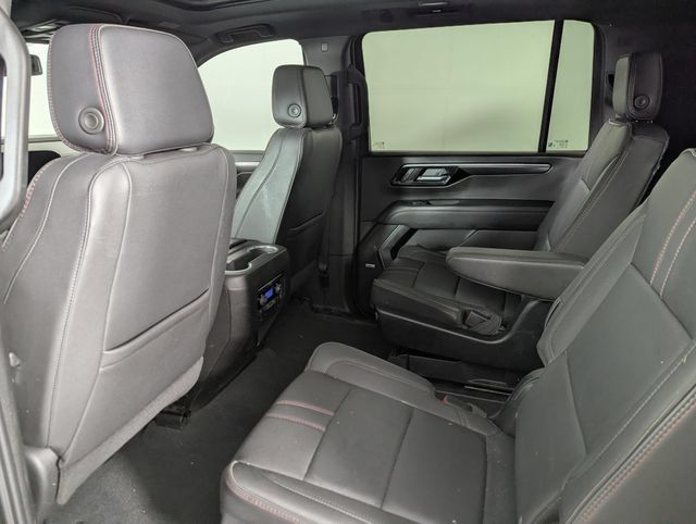 Used 2025 Chevrolet Suburban RST w/ Comfort Package AWD/4WD image 17