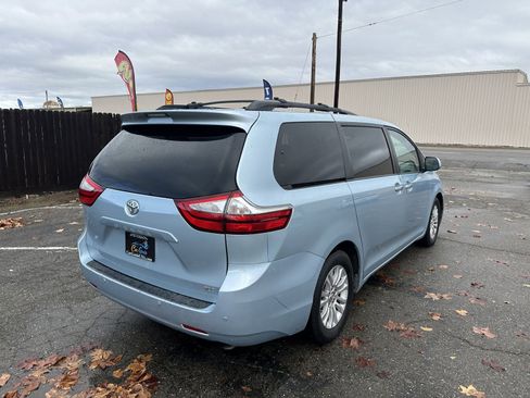 Used 2015 Toyota Sienna XLE w/ XLE Navigation Package image 6