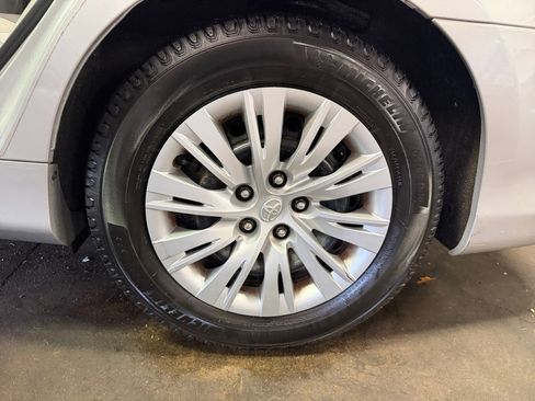 Used 2012 Toyota Camry LE FWD image 26