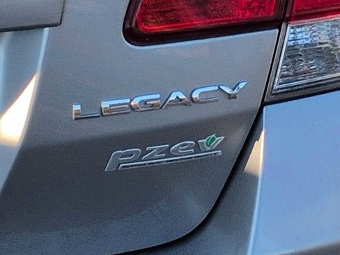 Used 2011 Subaru Legacy 2.5i Premium image 12