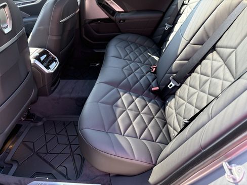 Used 2025 BMW 740i xDrive 740i xDrive image 17