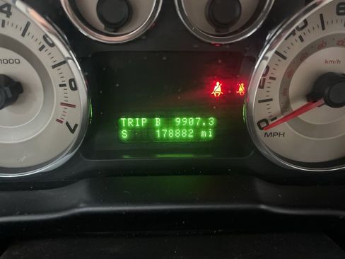 Used 2010 Ford Edge SEL FWD image 11