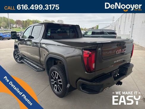 Used 2023 GMC Sierra 1500 AT4 w/ AT4 Premium Package AWD/4WD image 4