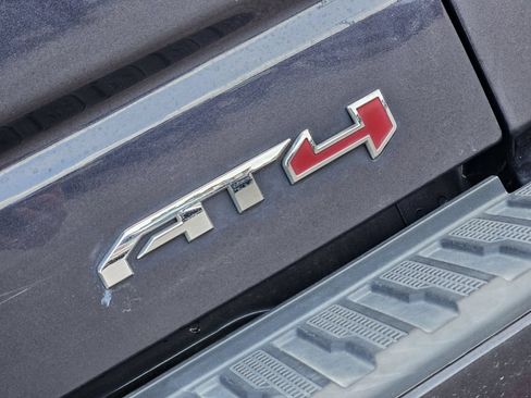 Used 2022 GMC Sierra 1500 AT4 w/ AT4 Preferred Package AWD/4WD image 8