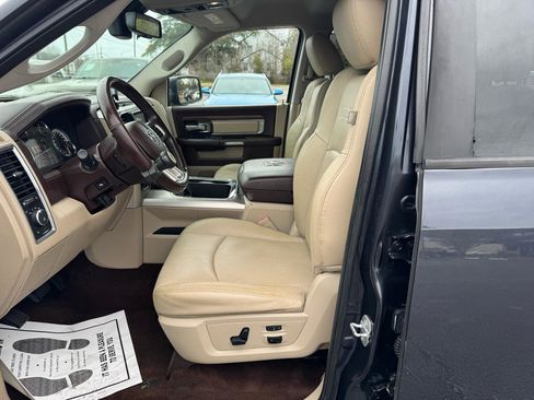 Used 2015 RAM 1500 Laramie w/ Convenience Group image 9