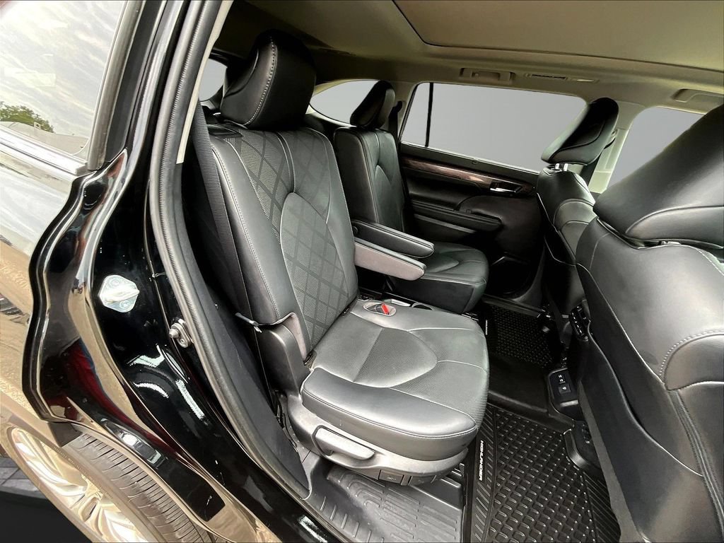 Used 2021 Toyota Highlander Limited AWD/4WD image 27