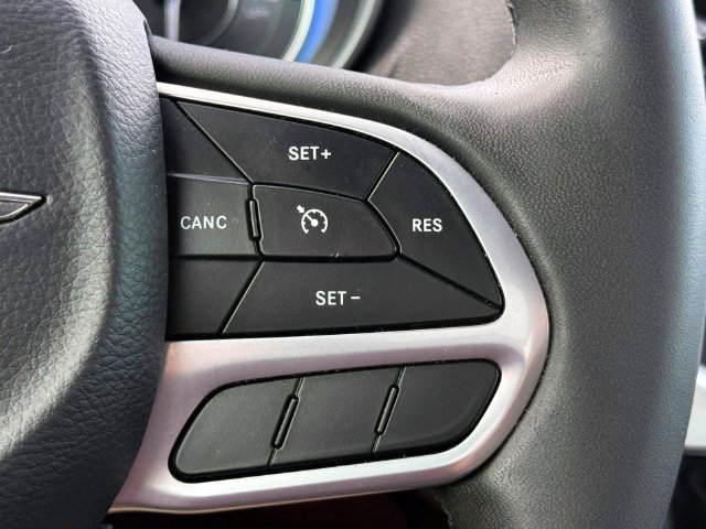 Certified 2023 Chrysler 300 Touring w/ Sport Appearance Package RWD image 23