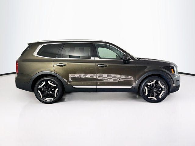 Certified 2023 Kia Telluride S w/ S Sunroof Package AWD/4WD image 4