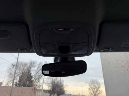 Used 2019 Jeep Cherokee Latitude Plus image 18