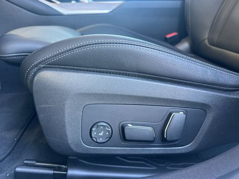 Used 2025 BMW 330i Sedan w/ Premium Package RWD image 14