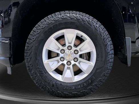 Used 2021 Chevrolet Silverado 1500 W/T w/ WT Value Package AWD/4WD image 8