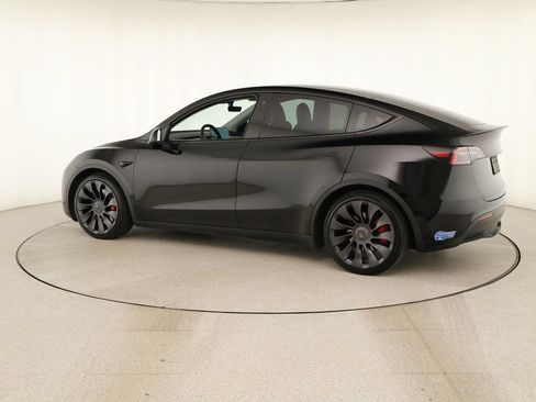 Used 2021 Tesla Model Y Performance AWD/4WD image 3