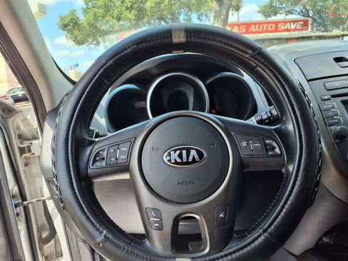 Used 2013 Kia Soul + FWD image 18