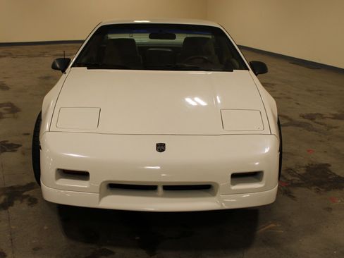 Used 1988 Pontiac Fiero GT image 4