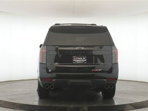 Used 2025 Chevrolet Suburban RST image 11