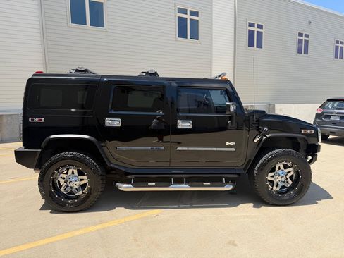 Used 2004 HUMMER H2 w/ Preferred Equipment Group AWD/4WD image 2