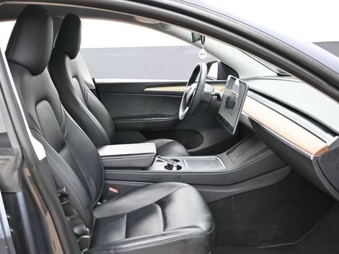 Used 2023 Tesla Model Y Long Range AWD/4WD image 36