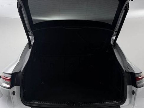 Used 2019 Porsche Macan AWD/4WD image 18