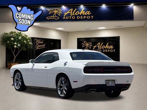 Used 2022 Dodge Challenger GT RWD image 3