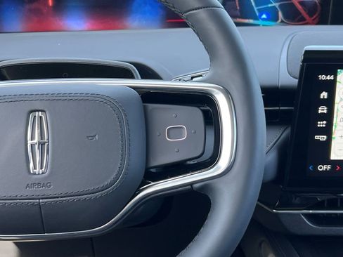 New 2026 Lincoln Nautilus Reserve AWD/4WD image 22