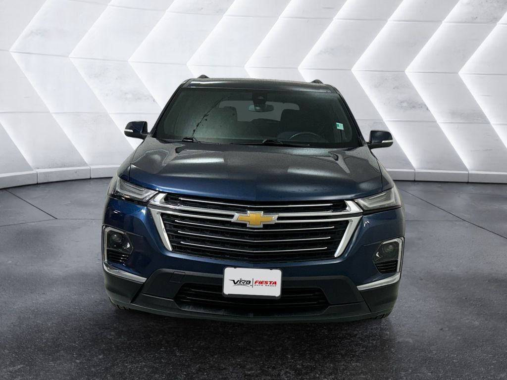 Used 2023 Chevrolet Traverse LT FWD image 2