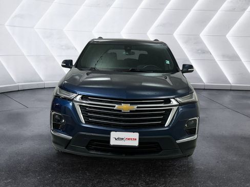 Used 2023 Chevrolet Traverse LT FWD image 2