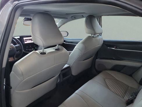 Used 2023 Toyota Camry SE image 10
