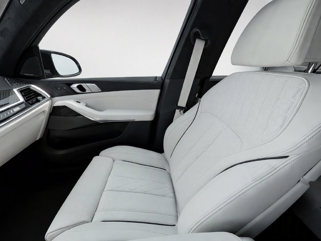 Used 2027 BMW X7 M60i AWD/4WD image 29