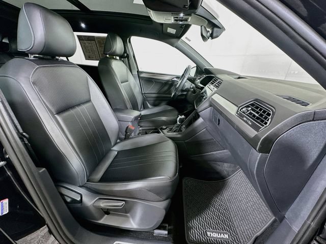 Certified 2024 Volkswagen Tiguan SE R-Line AWD/4WD image 28