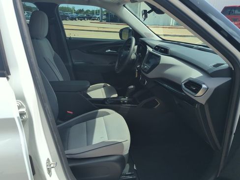 Used 2022 Chevrolet TrailBlazer LS FWD image 19