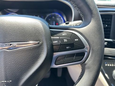 Used 2023 Chrysler Voyager LX FWD image 15