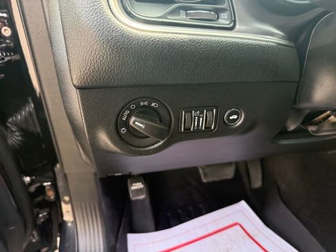 Used 2017 Dodge Challenger SXT RWD image 18