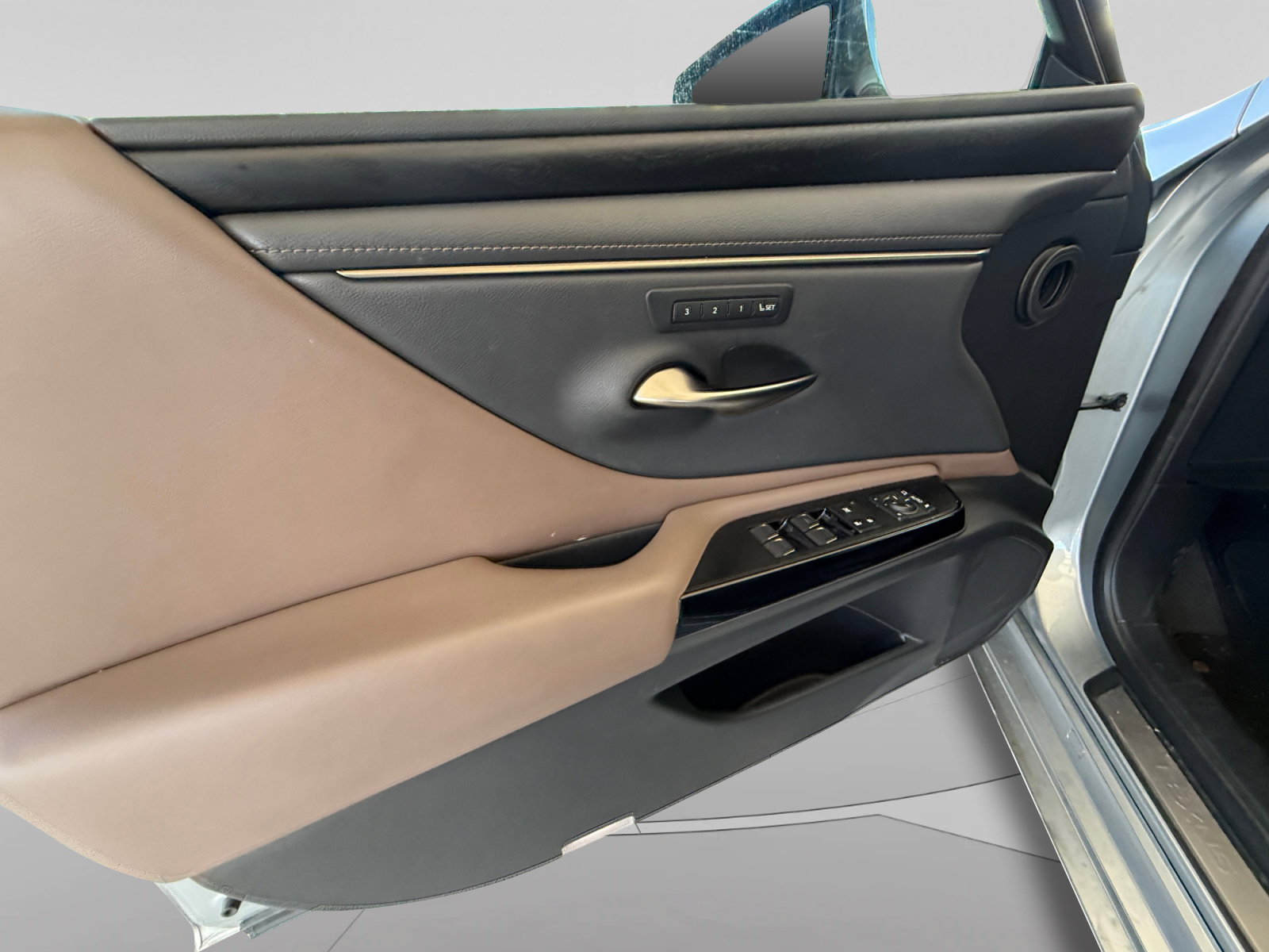 Used 2022 Lexus ES 350 w/ Premium Package FWD image 11