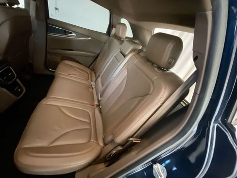 Used 2017 Lincoln MKX Reserve AWD/4WD image 23