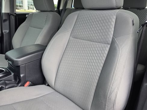 Used 2020 Toyota Tacoma SR w/ SR Convenience Package RWD image 12