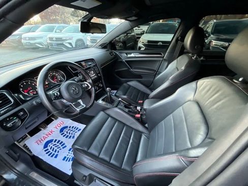Used 2017 Volkswagen GTI SE image 31