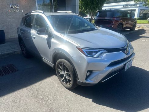 Used 2017 Toyota RAV4 SE FWD image 7