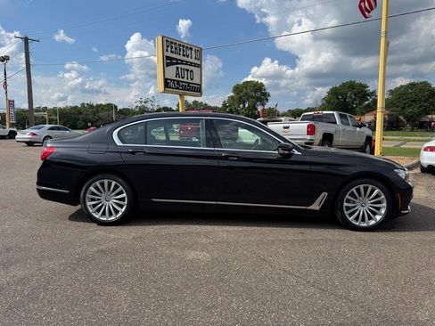 Used 2017 BMW 740i xDrive AWD/4WD image 4