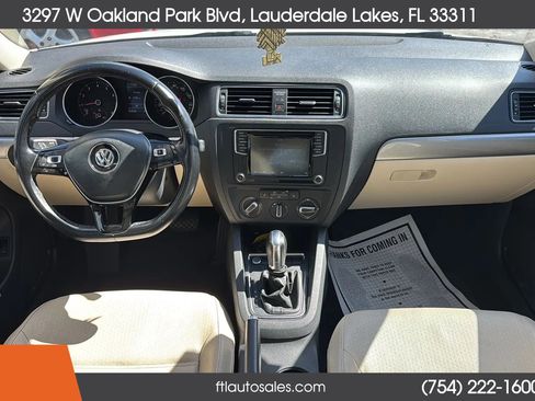 Used 2017 Volkswagen Jetta SE image 31