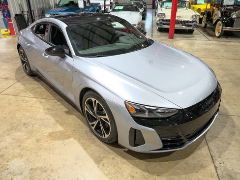 Used 2022 Audi e-tron GT Premium Plus w/ Performance Package AWD/4WD image 14