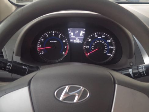 Used 2014 Hyundai Accent GLS image 8