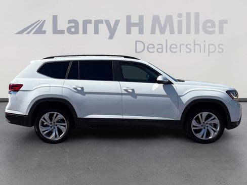 Used 2023 Volkswagen Atlas SE w/ Black Wheel Package AWD/4WD image 7