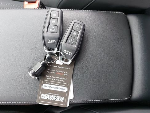 Certified 2025 Audi Q5 Prestige AWD/4WD image 40