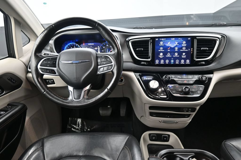 Used 2020 Chrysler Pacifica Touring-L Plus FWD image 20